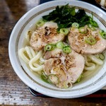 ヨコクラうどん - 鶏チャー葱炙油うどん