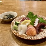 やき鳥三太郎 - さしみ盛り合わせ（何で選んだのだろうか）