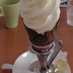 ハニーカフェ ビードル - ソフトクリーム（３２０円）