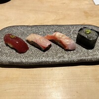 鮨 四 - 