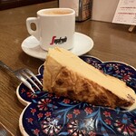 エル ブエイ - デカフェコーヒー、バスクチーズケーキ