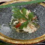 301765516 - 鯉の天ぷらと蓬の素揚げと蓬豆富