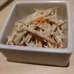 京だる - 突き出しはごぼうサラダ