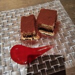 カフェ＆ダイニング ゼルコヴァ - 