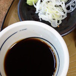 公望荘 - せいろの麺汁に薬味