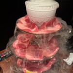 焔立つ肉寿司と牛タンタワー 肉処 双葉 三宮 - 