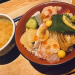 藤門 - 海鮮ちらし丼とあら汁