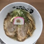 らーめんのみなと - かまぼこに「湊」