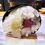 スシロー - 国産わさびで食べるインド鮪中落手巻