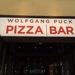 h WOLFGANG PUCK PIZZA BAR - 