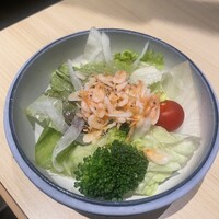 和食 鮨 日本酒 銀波 銀座店 - 桜エビのサラダ。ドレッシングが絶品