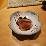 鮨 梵 - 合鴨と菜の花焼きガモ、
      若干スモーク風味が粋。菜の花しゃきしゃき。