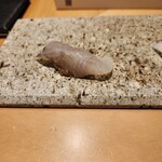 鮨 梵 - 青森産干しカレイの
      昆布締め
      、すだち、塩で