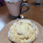 下田流 - 焦がしアーモンドのザクザクメロンパン