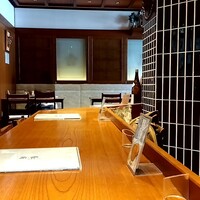 豚捨 KITTE丸の内店 - カウンターでパソコン出すひとが…（笑）