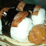 泡ぐら - スパムを乗せた「ポークおにぎり」！