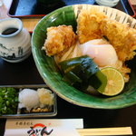 三ツ島 真打 - 2009/11/11 温玉とり天ぶっかけ　830円