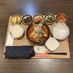 韓国家庭料理　コマ  - カムジャタン