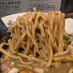 煮干しラーメン キングニボラ - 平打ち太麺リフト