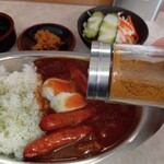 カレー男 - 牛すじカレー　ウインナー　温泉卵 １８００円