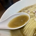 ヌードル＆スパイスカレー 今日の1番 - 全くエグ味を感じない絶品なスープ