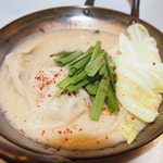 串カツ田中 - 鶏白湯スープ餃子