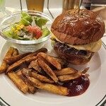 HYOE'S BURGERS + FRIES - 