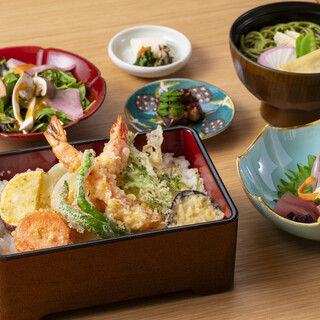 昼の京都を味わう、彩り豊かな天重ランチ