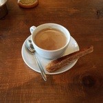 THEODORA - ランチにつくホットコーヒーとシナモンパウンドケーキ