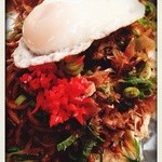 ト灯 - 焼きそば 目玉焼きトッピング