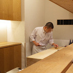 虎白 - カウンターと小泉功二統括総料理長の仕事ぶり  2014.8.2x