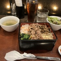 馬車道 de 焼肉 DOURAKU CORRIDA 北仲ブリック＆ホワイト店 - 