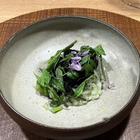十皿 - 3. ♡針イカの墨和え、木の芽リゾット（コシアブラ、シブレット）