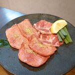 炭火焼肉 にく式 すすきの店 - 