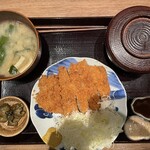 炉端焼き 和めし処 しんぱち食堂 - 