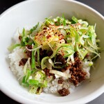 麺屋　たか - 追い飯！味付けされた挽肉とネギが美味しい