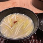 すし処 ひさ田 - 黄韮の味噌汁 辛子仕込み