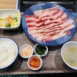 プレミアムカルビ - お肉薄くて食べやすーい