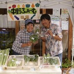 エマーブル - 月2回、店前で「中野ふぁ〜むの朝市！」を開催。姫路市夢前町から無農薬野菜