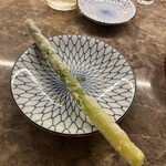 酒場 テンノスケ - 天ぷら　アスパラ