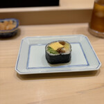 兄弟寿し - 世界一美味い太巻きじゃないでしょうか。　ここの予約がとれたら旅を構成する価値があるお店です。