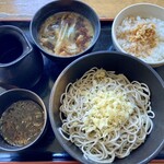 かまくら - 冷したぬきを石臼挽き＋ぬき＋山わさびご飯チョビで