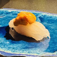 鮨shizuku 西天満 - ウニをのせたアオリイカの細切り(絶品)