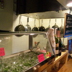 牡蠣処 クーガ - 厨房を覗いちゃいました