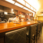北新地たゆたゆDX - 調理風景が見られるのも、カウンター席の醍醐味ですね。
