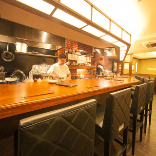 お一人様でも気兼ねなく寛げる空間です。