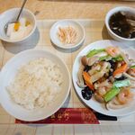 中華料理福臨門 - 海老と季節野菜の炒め900円