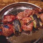 蒼屋 - カシラ(130円)、ハラミ(130円)