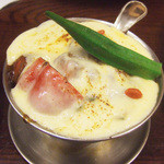 トマト - 和牛ビーフカレー(1950円)+季節の野菜(480円)+チーズ(320円)