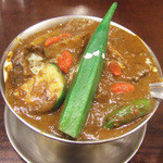 トマト - 仔牛のミルクカレー(1850円)+季節の野菜(480円)